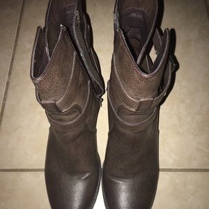 Brand new heels boots